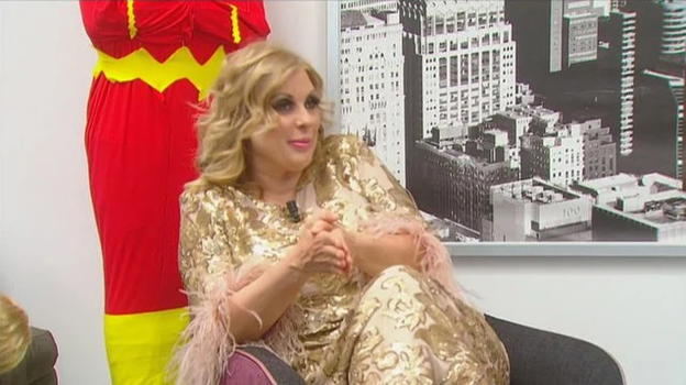 U&D riparte ed è subito Tina show: "La mano appoggiata in quel punto". Maria De Filippi la redarguisce