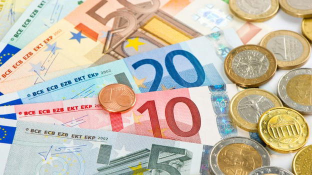 Covid-19, l’euro in moneta trasmette meno batteri delle banconote