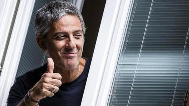 Fiorello, l’invito ai 60enni: "Dobbiamo far fronte comune e dar retta a chi ci governa"