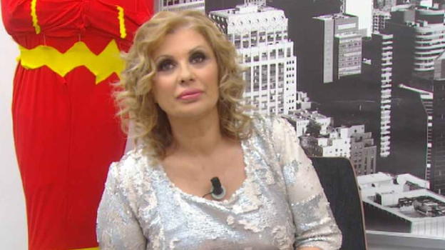 Uomini e Donne, anticipazioni 29 aprile: Tina lancia un appello e chiede aiuto