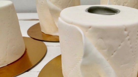 Pasticciere italiano conquista la Germania con una torta a forma di carta igienica