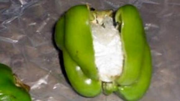 Cologno Monzese: fruttivendolo consegna a domicilio peperoni ripieni di cocaina