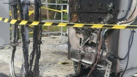 Caserta: bruciano le antenne per paura del 5G, in migliaia senza telefono e internet