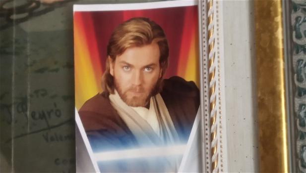 Anziana prega da anni santino di Obi-Wan Kenobi convinta che sia Sant’Antonio