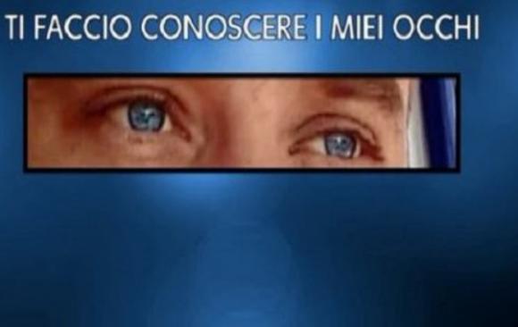 Uomini e Donne, chi è Occhi Blu? Dietro quella foto potrebbe esserci un famoso attore