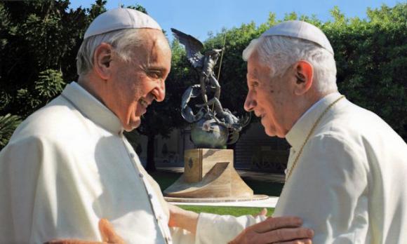 Papa Francesco riceve una bottiglia di whisky e commenta: “Questa è la vera acqua santa!”