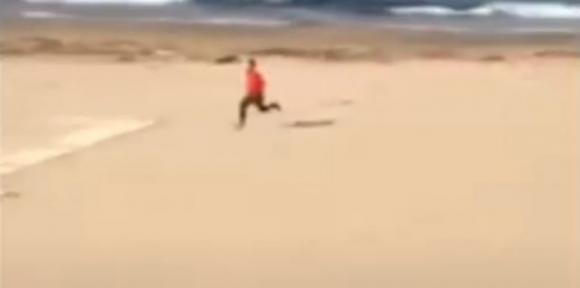 Pescara, runner inseguito in spiaggia da un carabiniere: la fuga gli costa caro