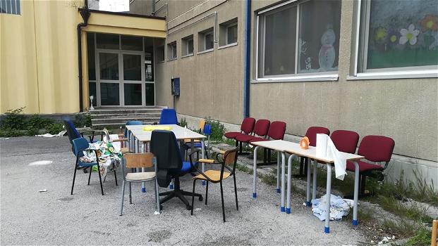 Campania: entrano abusivamente in una scuola per fare una grigliata, denunciati