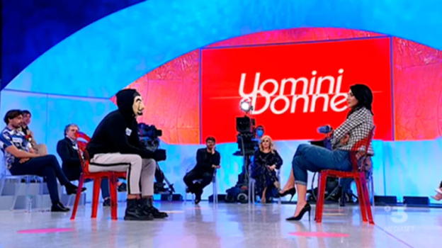Uomini e Donne, i protagonisti tornano in studio ed è nuovamente boom di ascolti