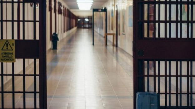 Coronavirus, proseguono le scarcerazioni "eccellenti"