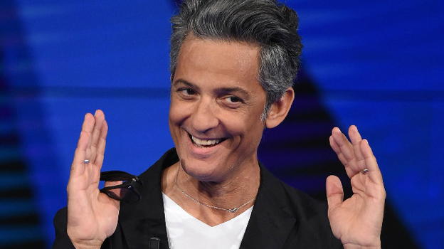 Rosario Fiorello, i suoi 60 anni: da animatore nei villaggi turistici fino al Festival di Sanremo