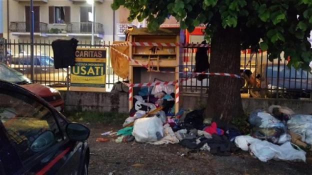 Bergamo: bimbo di dieci anni morto intrappolato nel cassonetto per la raccolta di indumenti usati