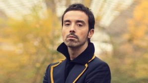 Diodato fotografato in dolce compagnia