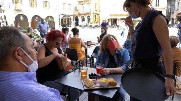 Torino, 40enne al bar senza mascherina picchia un vigile. La donna è stata arrestata