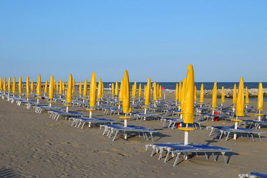 Coronavirus, spiagge: accessi regolamentati e prenotazioni. Ecco il protocollo
