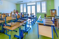 Scuola, i sindacati: “Non più di 10 studenti nelle classi a settembre”