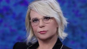 Clonato il sito di Fidelity News per diffondere fake news su Maria De Filippi: “State attenti, è una truffa”