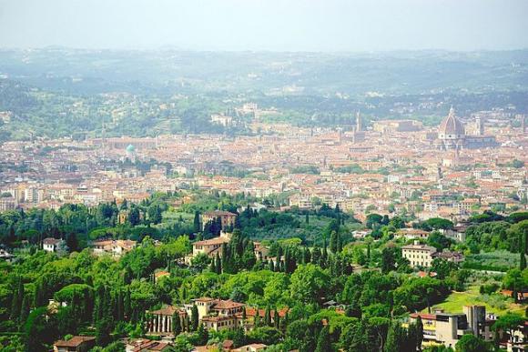 Firenze, coppia di fidanzati esce insieme ma per spacciare