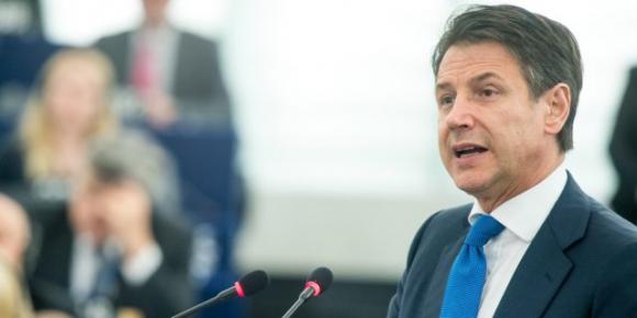 Chi taglia i capelli di Giuseppe Conte? Le Iene indagano. La risposta del Premier spiazza tutti