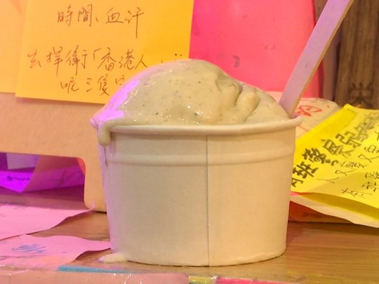 Ad Hong Kong si vende il gelato al gusto “gas lacrimogeno”