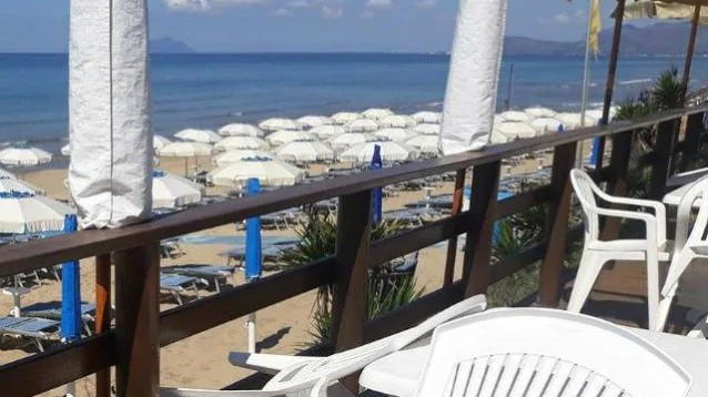 Sperlonga (Latina), turista in spiaggia con febbre molto alta: rimandata a casa