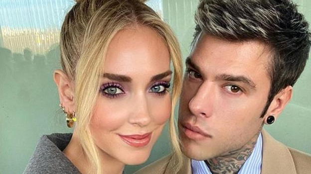 Chiara Ferragni e Fedez in visita ai Musei Vaticani, è polemica per alcune foto