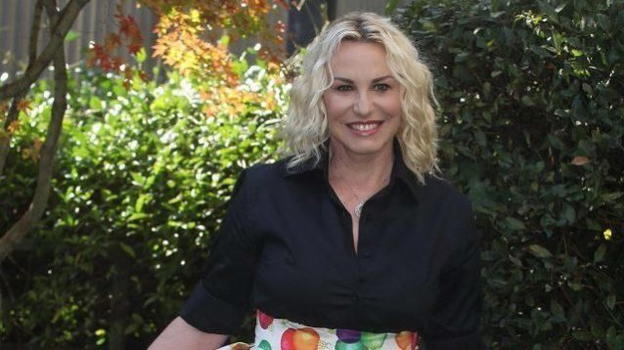 Antonella Clerici sponsorizza le vacanze in Italia. Ma i fan protestano: "Ce li dai tu i soldi?"