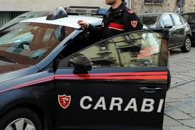 “Il pusher ci ha venduto erba di campo e non droga”, sporgono denuncia e vengono segnalati