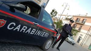 Riesce a scappare dai carabinieri con il Go Kart, poi li insulta in diretta social e viene arrestato