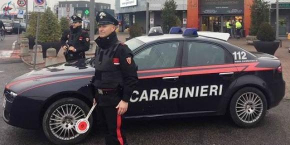 Riesce a scappare dai carabinieri con il Go Kart, poi li insulta in diretta social e viene arrestato