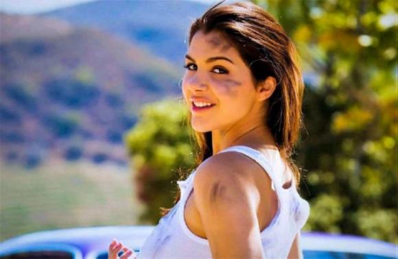 La Lega vuole bloccare i siti hard: Valentina Nappi pronta a scendere in politica