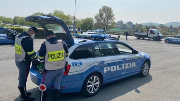 Brescia: alla guida ubriaco, fugge dalla polizia ma finisce la benzina