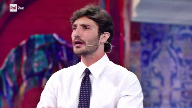 Stefano De Martino si sfoga in diretta su Belen: “E basta…a voi che ve ne fot..”