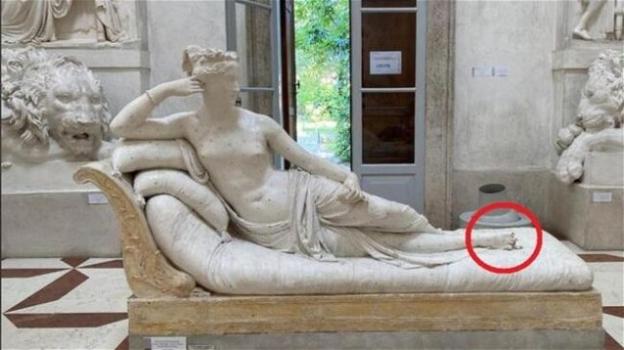 Turista austriaco rovina una statua del Canova per un selfie