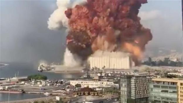 Libano, i video documentano la terribile esplosione a Beirut