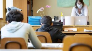 Scuola, 50mila