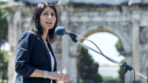 Virginia Raggi annuncia la sua ricandidatura a sindaco di Roma: