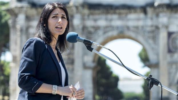 Virginia Raggi annuncia la sua ricandidatura a sindaco di Roma: "Vado avanti"