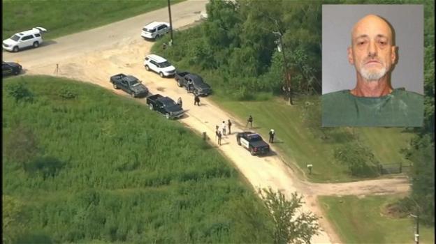 Texas: uomo con svastica sulla fronte uccide tre persone in una sparatoria