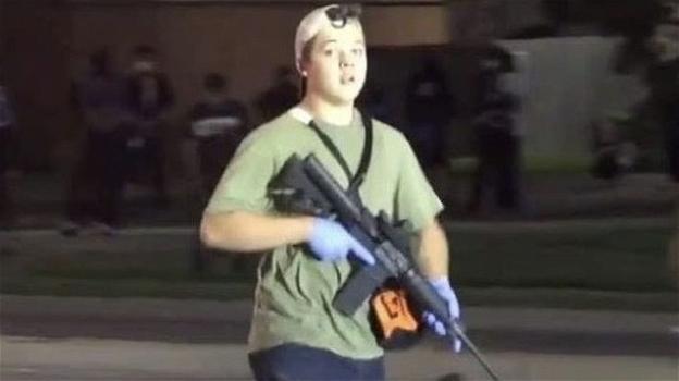 Wisconsin: chi è Kyle Rittenhouse, l’adolescente accusato degli omicidi durante le proteste
