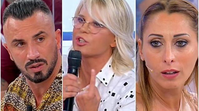 Uomini e Donne, Maria De Filippi furente contro un cavaliere: "Donna di facili costumi???"
