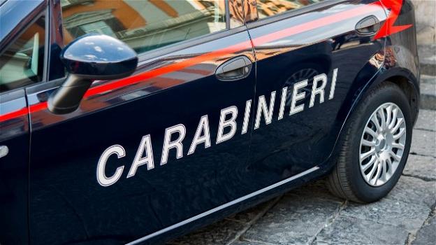 Sorpreso con una prostituta, fornisce ai carabinieri le generalità del fratello: multa da 10 mila Euro