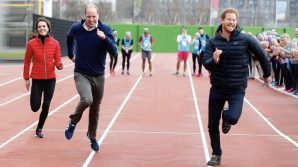 William e Kate fotografati insieme ad Harry, ma nella foto non compare Meghan: la polemica