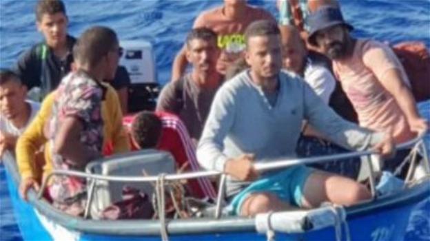 Molisano sbarca a Lampedusa sul gommone insieme ai migranti: è giallo