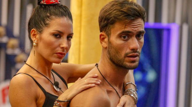 GF Vip, Pierpaolo Pretelli e quella proposta piccante di Elisabetta