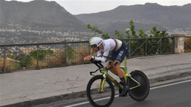 Giro d’Italia: Filippo Ganna vince la prima tappa e vola in rosa