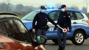 Milano, ubriaco fradicio alla guida ferma i vigili: