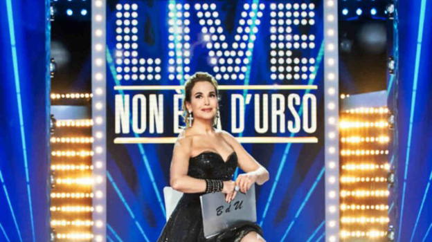 Live – Non è la D’Urso, le anticipazioni: Fabrizio Corona sarà uno degli ospiti della diretta