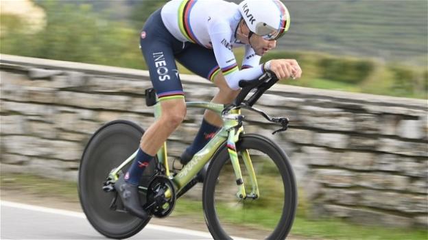 Giro d’Italia: Filippo Ganna vince la cronometro di Valdobbiadene. Almeida consolida la maglia rosa, Nibali perde terreno