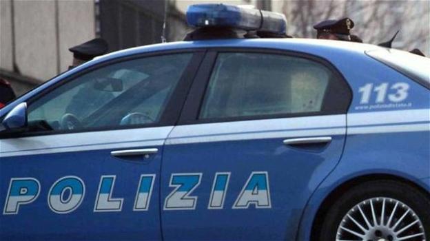 Milano, ladro saccheggia auto dei poliziotti: “Ho sbagliato parcheggio”